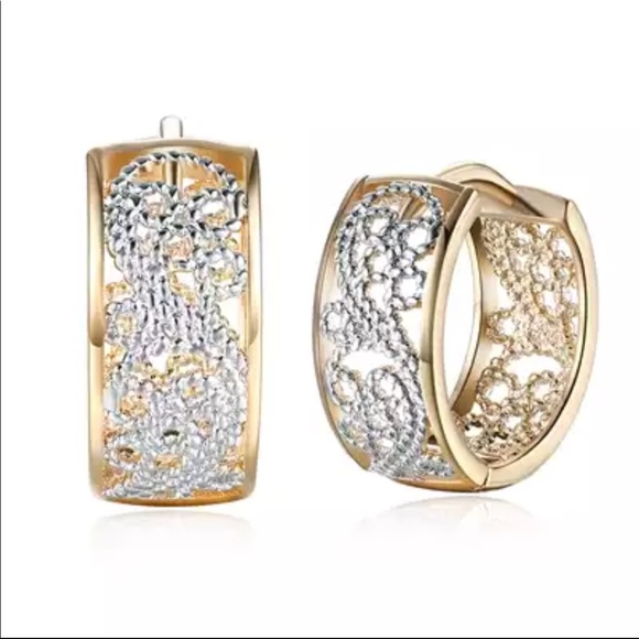 New 18 K Gold Plated Hoops Earrings - Picture 2 of 5